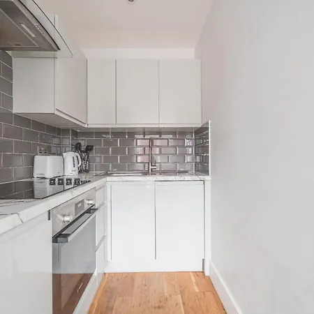 Lovely 1 Bedroom Apartment In Eastleigh Town Centre Exterior photo