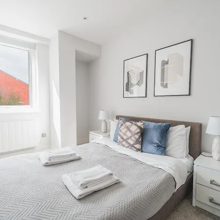Lovely 1 Bedroom Apartment In Eastleigh Town Centre Exterior photo