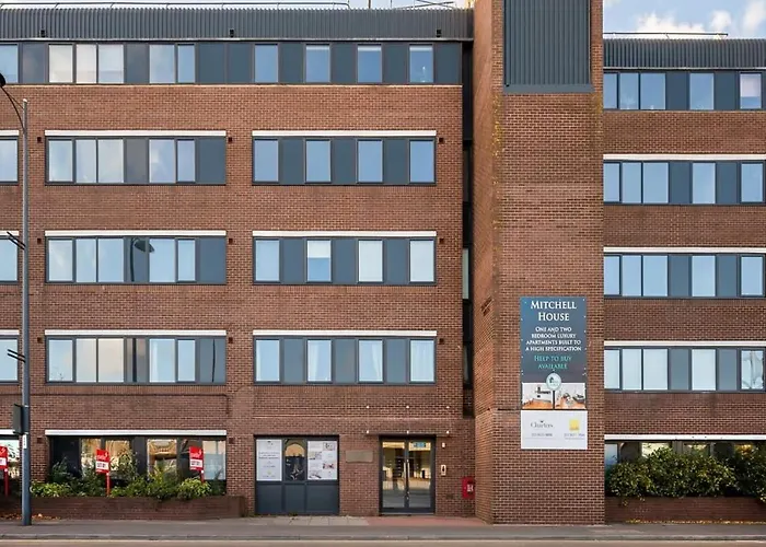 Lovely 1 Bedroom Apartment In Eastleigh Town Centre