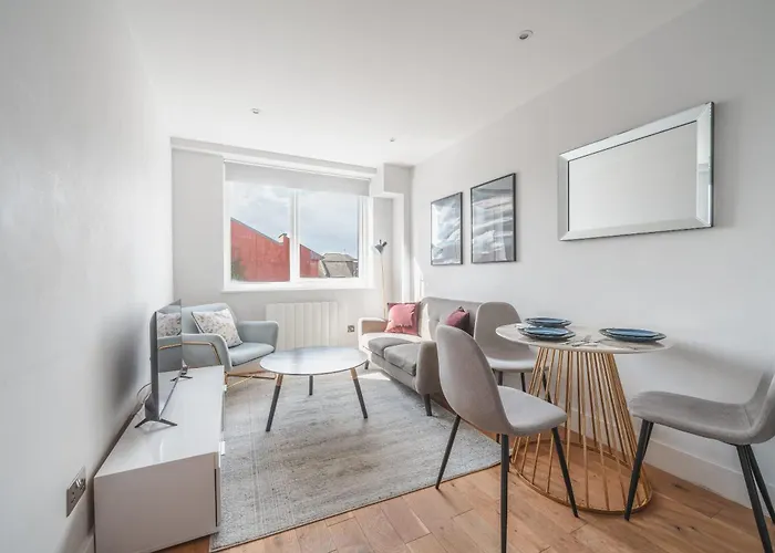 Lovely 1 Bedroom Apartment In Eastleigh Town Centre